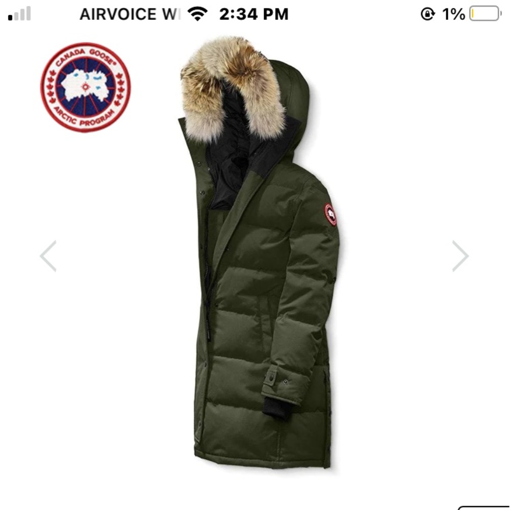 Candian goose parka/coat with fur like new!! Size xs